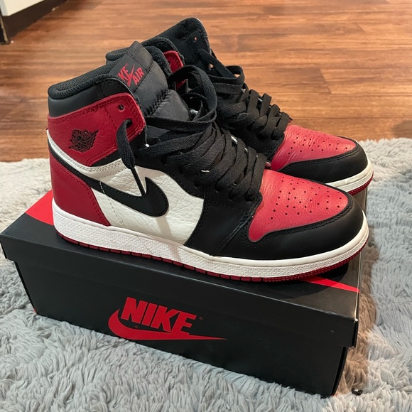 Jordan 1 bred toe size 6.5 - Picture 1 of 6